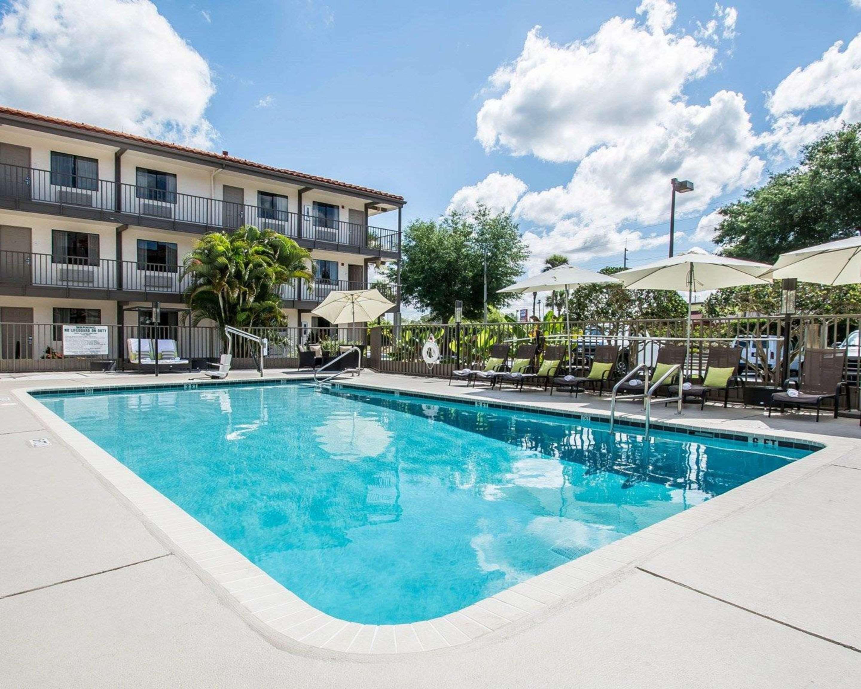 Quality Inn & Suites By The Parks Orlando Bagian luar foto